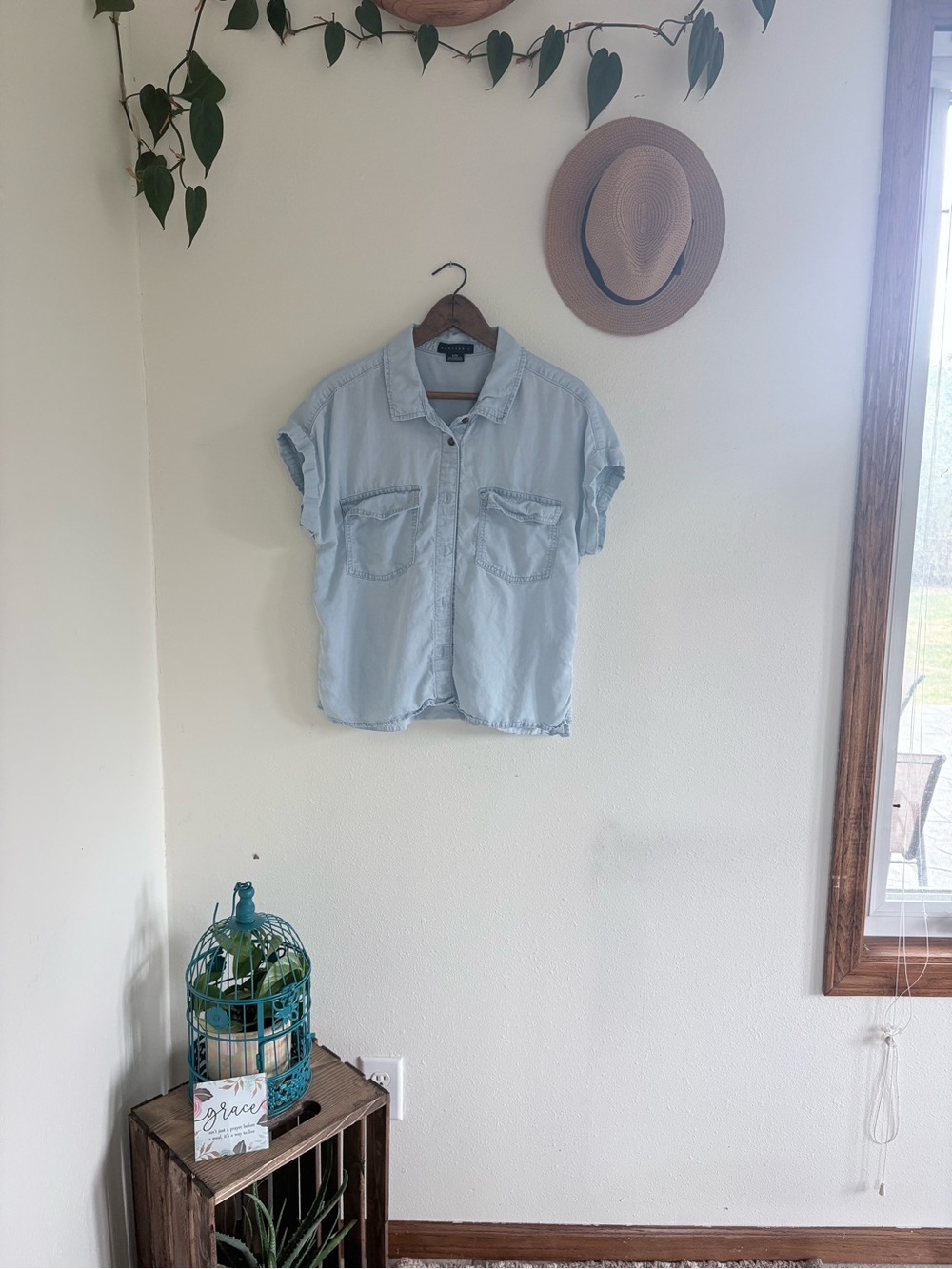 Sanctuary Women’s Small Light Blue Chambray Button Down Shirt Short Sleeve